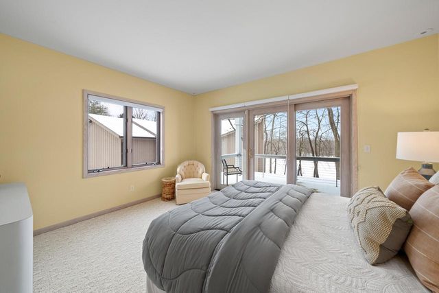 410 Deerpath W, Fontana, WI 53125