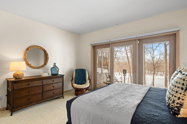 410 Deerpath W, Fontana, WI 53125