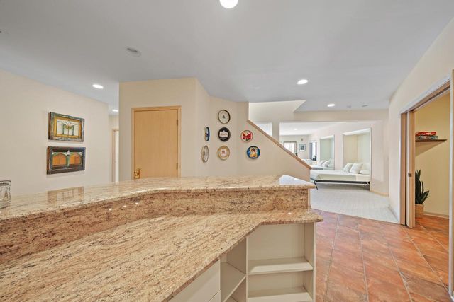 410 Deerpath W, Fontana, WI 53125