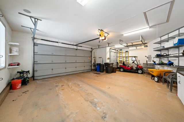 410 Deerpath W, Fontana, WI 53125