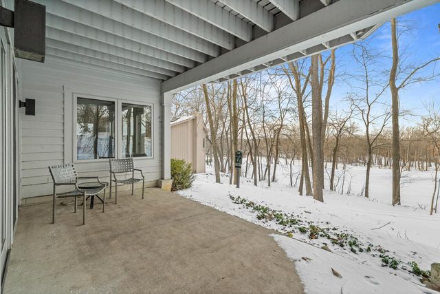 410 Deerpath W, Fontana, WI 53125