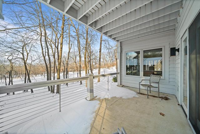 410 Deerpath W, Fontana, WI 53125