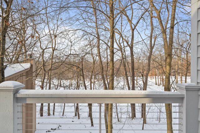 410 Deerpath W, Fontana, WI 53125