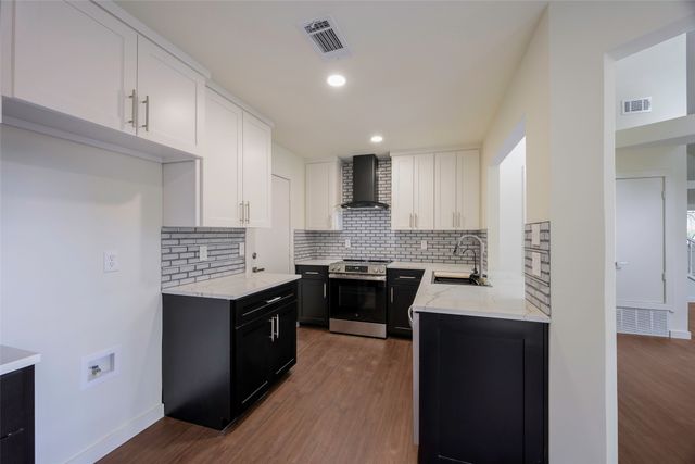 18083 Whispering Gables Lane, Dallas, TX 75287