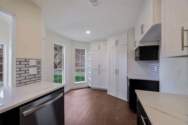 18083 Whispering Gables Lane, Dallas, TX 75287