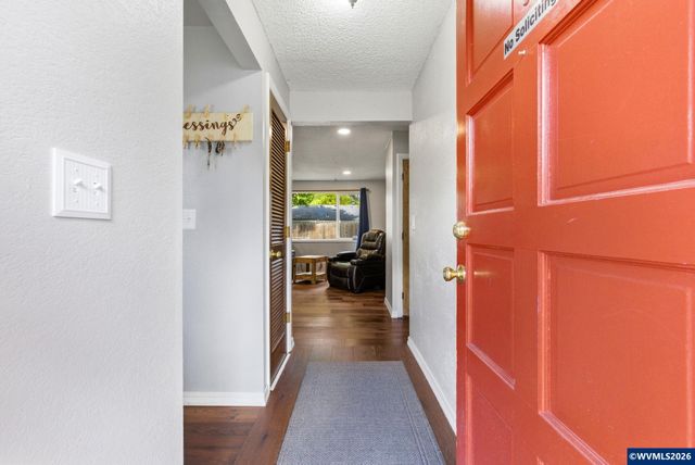4552 Prince Ct NE, Salem, OR 97305