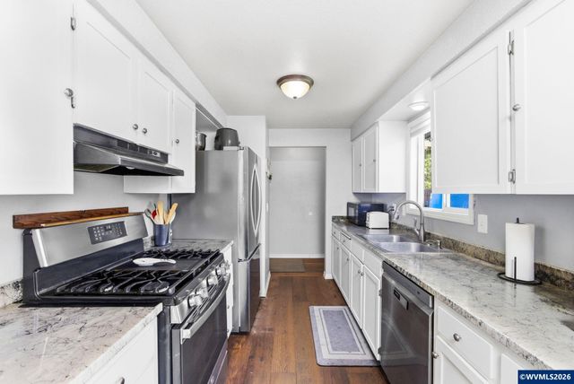 4552 Prince Ct NE, Salem, OR 97305