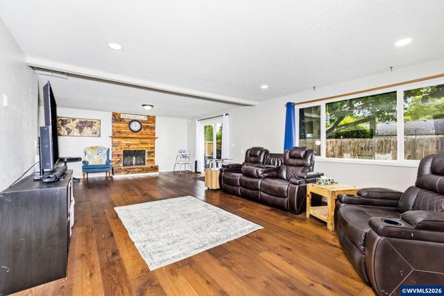 4552 Prince Ct NE, Salem, OR 97305