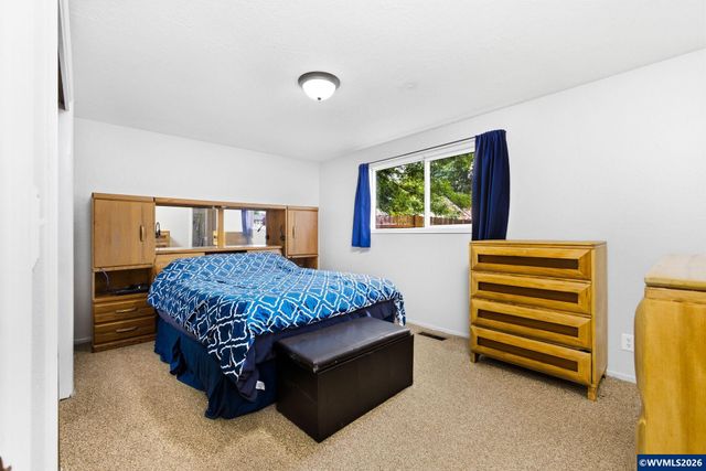 4552 Prince Ct NE, Salem, OR 97305