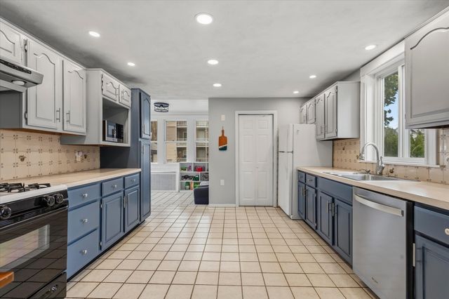 5 Mooney Avenue, Salem, MA 01970