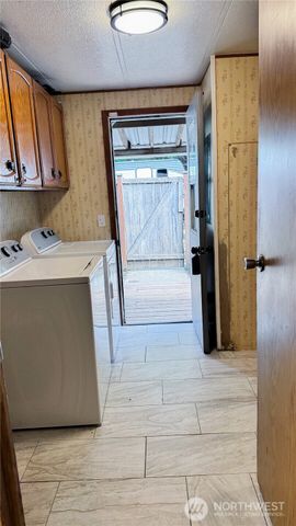 521 NE Larson Lake Rd, Belfair, WA 98528