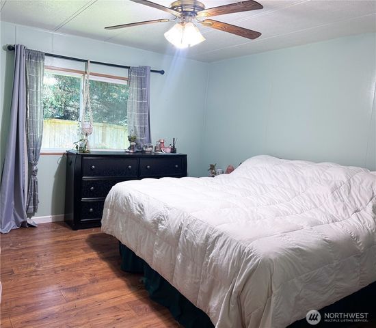 521 NE Larson Lake Rd, Belfair, WA 98528