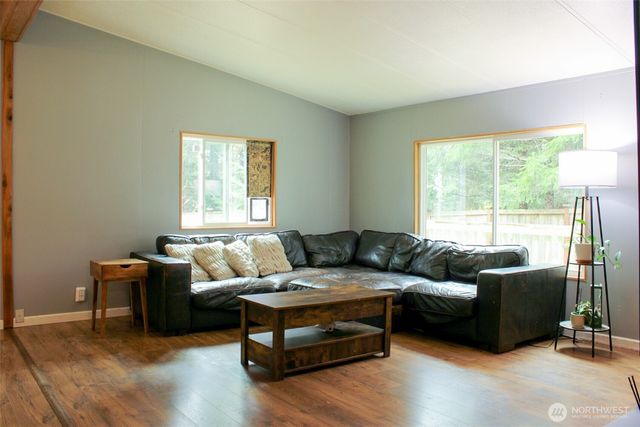 521 NE Larson Lake Rd, Belfair, WA 98528