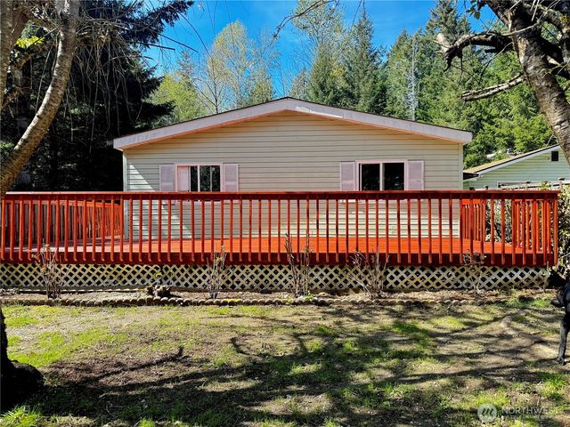 521 NE Larson Lake Rd, Belfair, WA 98528