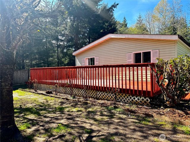 521 NE Larson Lake Rd, Belfair, WA 98528
