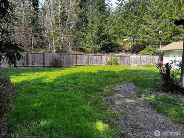 521 NE Larson Lake Rd, Belfair, WA 98528
