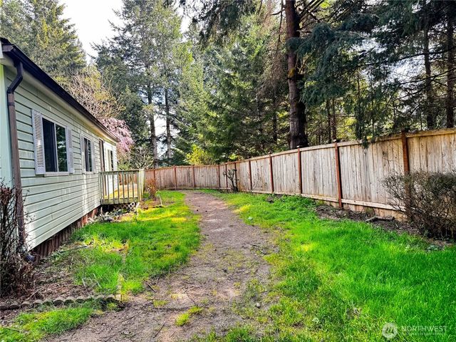 521 NE Larson Lake Rd, Belfair, WA 98528