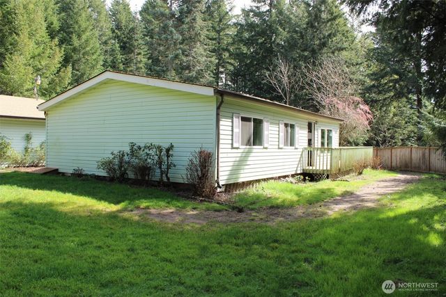 521 NE Larson Lake Rd, Belfair, WA 98528