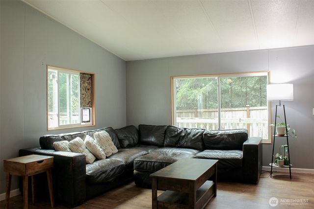 521 NE Larson Lake Rd, Belfair, WA 98528