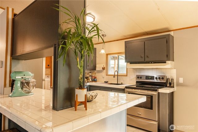 521 NE Larson Lake Rd, Belfair, WA 98528