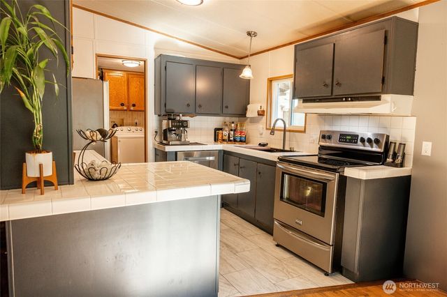 521 NE Larson Lake Rd, Belfair, WA 98528