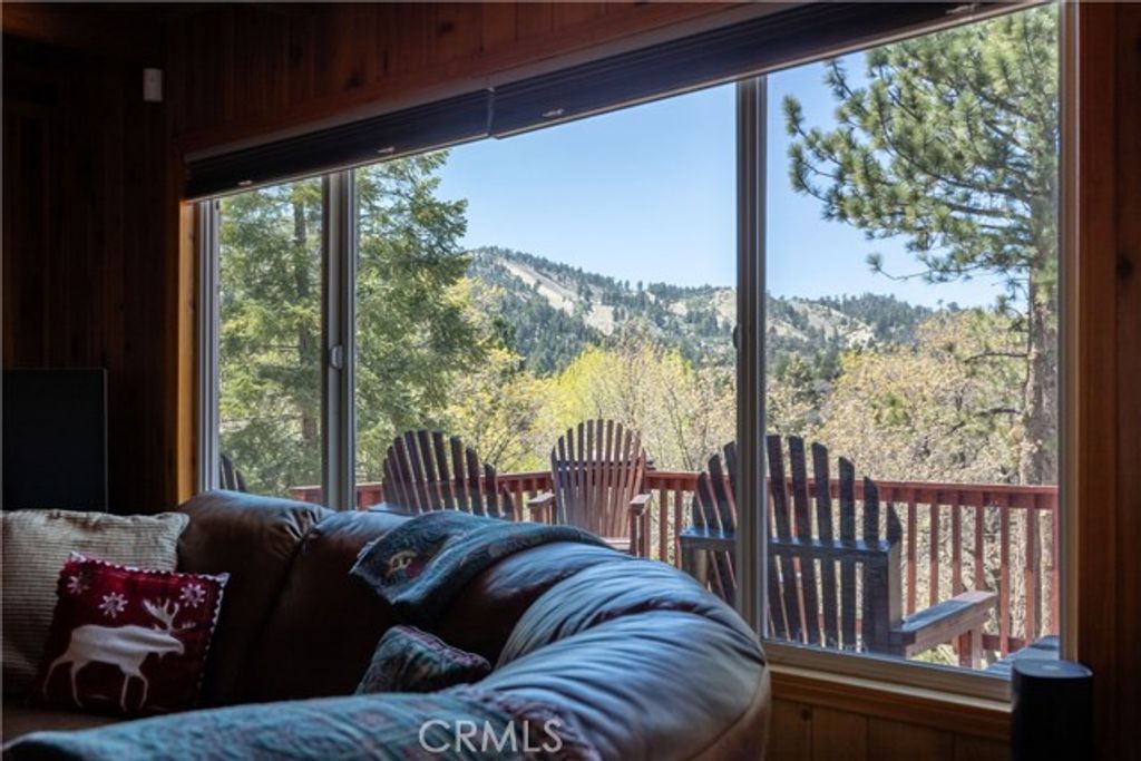 43656 Ridge Crest, Big Bear Lake, CA 92315