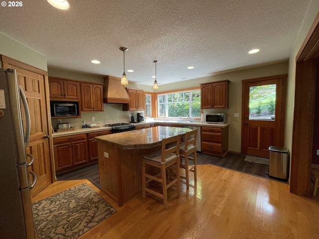 14275 UPLANDS Dr, Lake Oswego, OR 97034