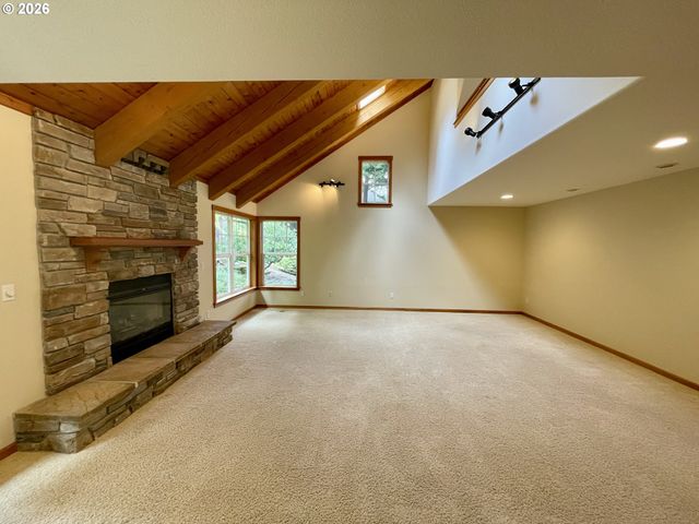 14275 UPLANDS Dr, Lake Oswego, OR 97034