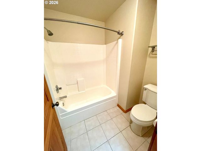 14275 UPLANDS Dr, Lake Oswego, OR 97034
