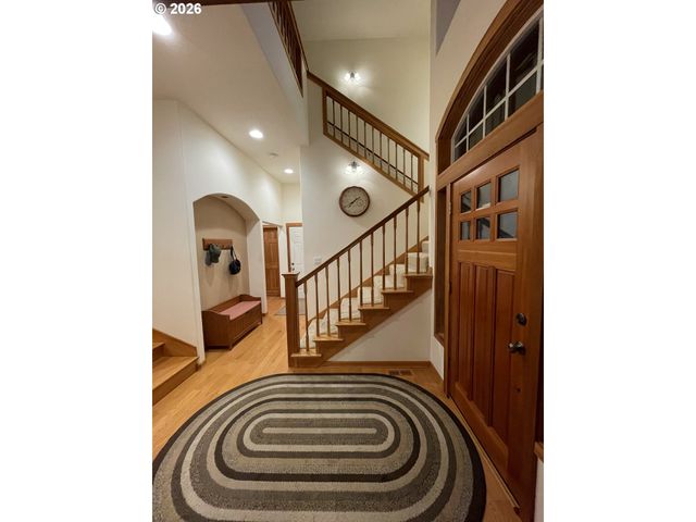 14275 UPLANDS Dr, Lake Oswego, OR 97034