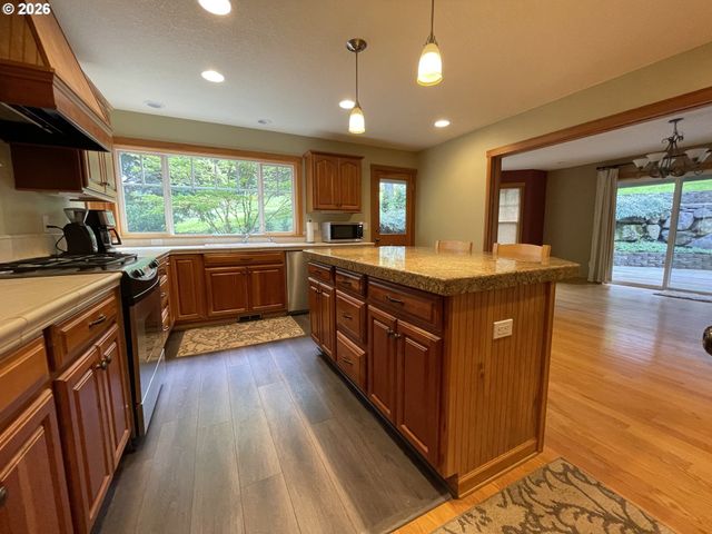 14275 UPLANDS Dr, Lake Oswego, OR 97034