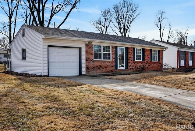 3407 Highgate Lane, St Charles, MO 63301