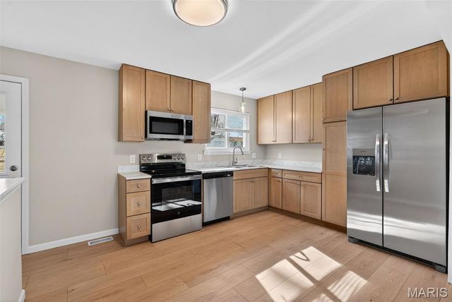 3407 Highgate Lane, St Charles, MO 63301