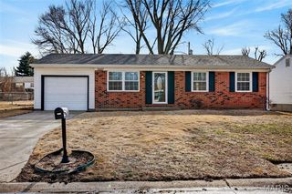 3407 Highgate Lane, St Charles, MO 63301