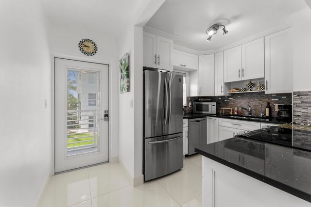 1041 HILLSBORO MILE 5, Hillsboro Beach, FL 33062