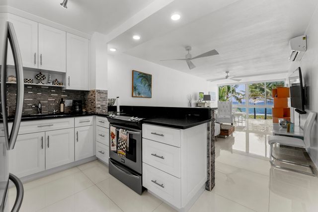 1041 HILLSBORO MILE 5, Hillsboro Beach, FL 33062