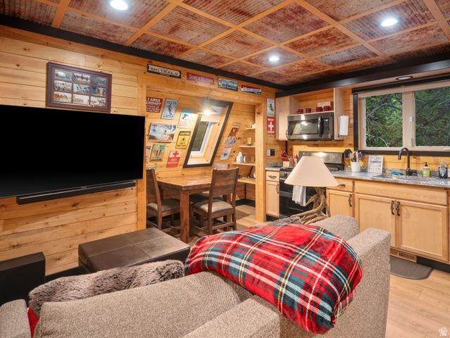 2913 E 3350 N, Eden, UT 84310