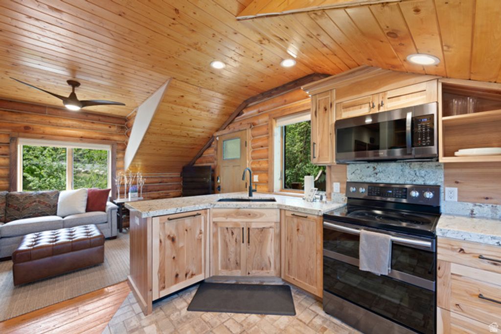 Image 111 of property listing at 2913 E 3350 N, Eden, UT 84310