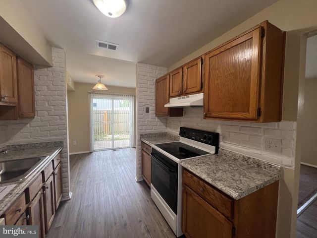18 LERNER CT, Sicklerville, NJ 08081