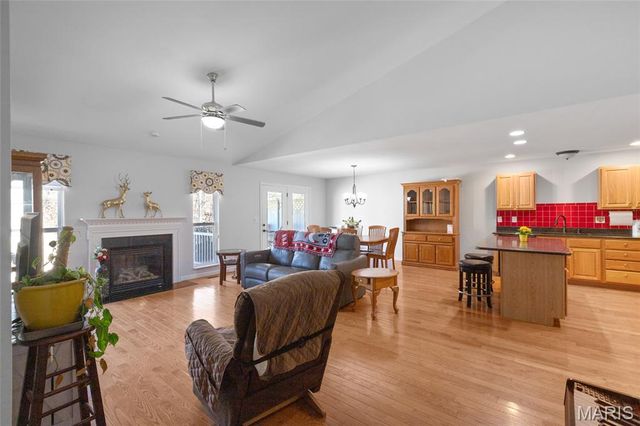 17 Parkville Lane, Festus, MO 63028