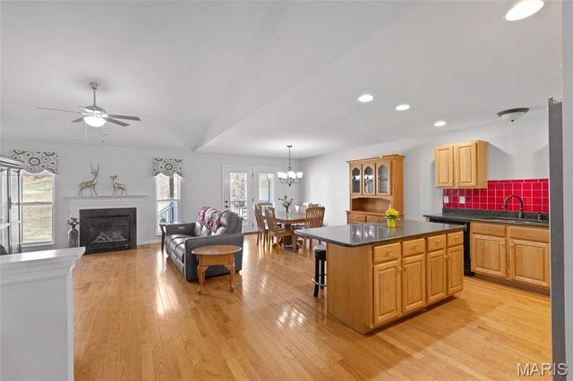 17 Parkville Lane, Festus, MO 63028