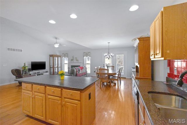 17 Parkville Lane, Festus, MO 63028