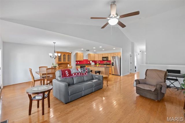 17 Parkville Lane, Festus, MO 63028