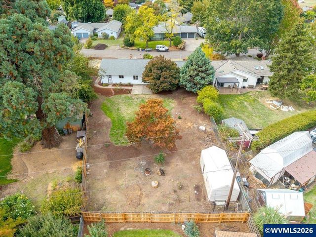 1221 Cloverdale Dr NE, Albany, OR 97321