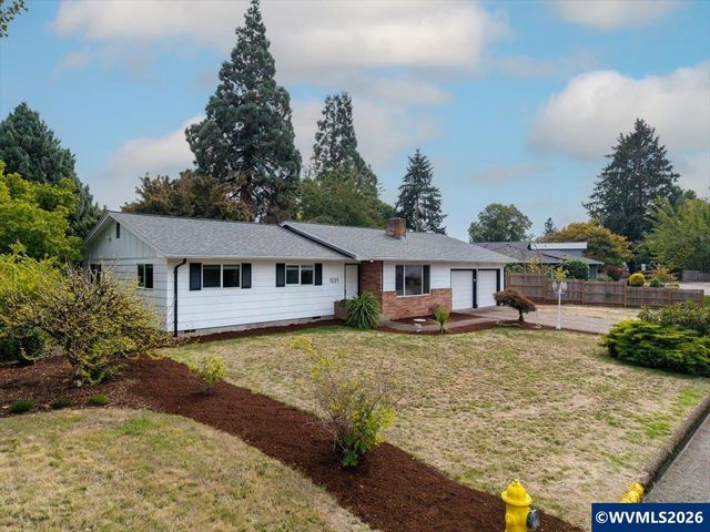 1221 Cloverdale Dr NE, Albany, OR 97321
