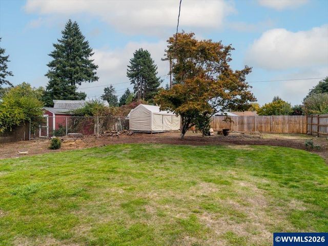 1221 Cloverdale Dr NE, Albany, OR 97321