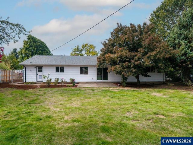 1221 Cloverdale Dr NE, Albany, OR 97321