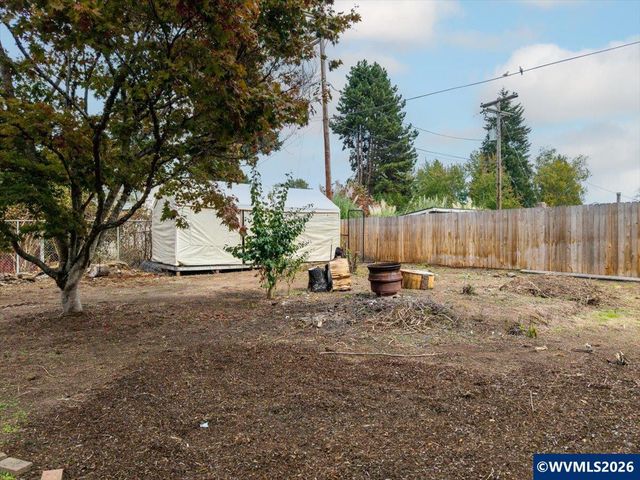 1221 Cloverdale Dr NE, Albany, OR 97321