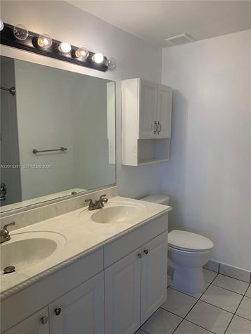800 Sorrento Drive, Weston, FL 33326