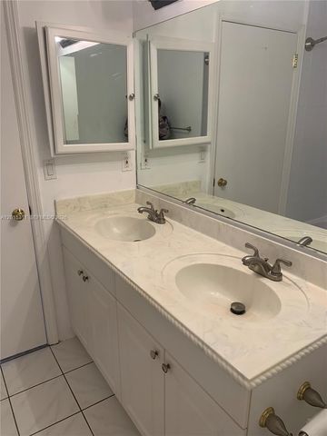 800 Sorrento Drive, Weston, FL 33326